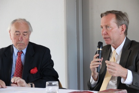 Nicolas de Rabaudy (à gauche) et Michael Ellis.