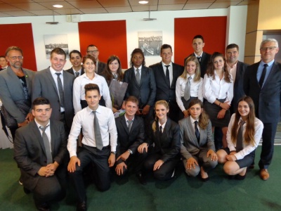 Les élèves les plus motivés du lycée Bonneveine étaient accompagnés de leur maître d'apprentissage. Les élèves les plus motivés du lycée Bonneveine étaient accompagnés de leur maître d'apprentissage.