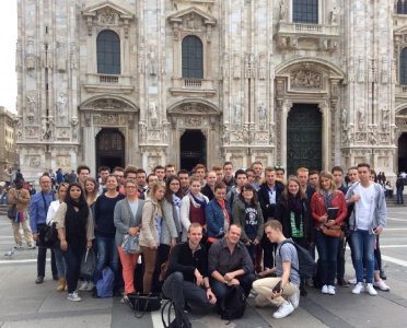 Les jeunes du lycée et leurs professeur lors du voyage pédagogique en Italie. Les jeunes du lycée et leurs professeur lors du voyage pédagogique en Italie.