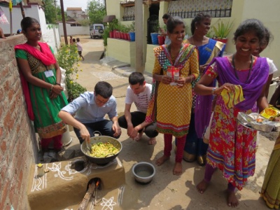 Voyage en Inde de seize étudiants du lycée Jacques Coeur de Bourges. Voyage en Inde de seize étudiants du lycée Jacques Coeur de Bourges.