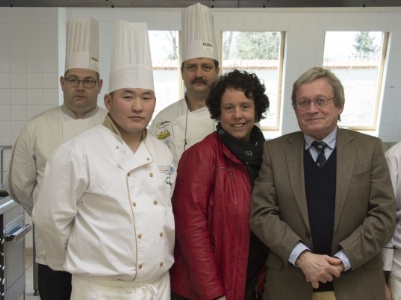 Au premier plan, de gauche à droite : Khadkhuu Sosor (stagiaire), Dominique Marie (IFI 03), Daniel Desvigne (Président APAU). À l'arrière plan, au centre : Jean-Pierre Duchassin (IFI 03).
