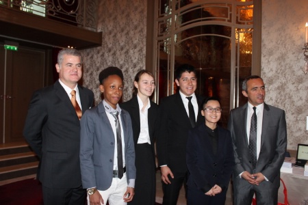 De g. à d. : Denis Courtiade, Maëlle Ventura, Justine Bisiau, Ivan Cordoba, Thu Thao N'Guyen et Stéphane Trapier