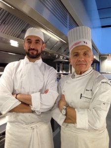 Karim Terbeche (à gauche) et son formateur en cuisine, Yvon Elguir.