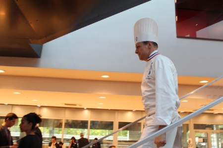 Éric Briffard, chef exécutif et directeur des arts culinaires du Cordon Bleu Paris. Éric Briffard, chef exécutif et directeur des arts culinaires du Cordon Bleu Paris.