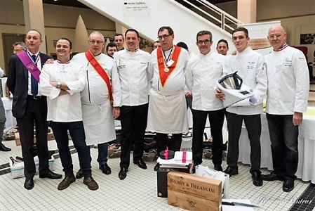 De gauche à droite : Loic Glevarec, Johan Leclerre, Jean-Claude Liegois, Francois Adamski, Philippe Lor, Laurent Ducrocq, Nelson Gosselin, Jean-Marie Gautier.