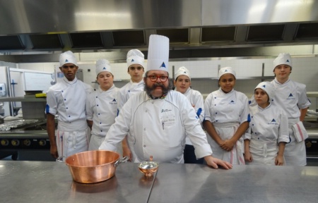L'atelier de confiture de Philippe Gardette, professeur de cuisine au lycée René Auffray. L'atelier de confiture de Philippe Gardette, professeur de cuisine au lycée René Auffray.