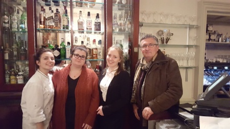 Les élèves du lycée Paul Arène avec leur enseignant référent Christian Cros Les élèves du lycée Paul Arène avec leur enseignant référent Christian Cros