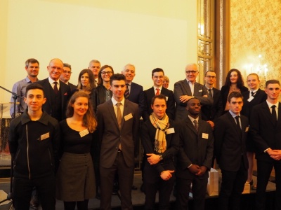 Olivier Milinaire avec les lauréats, les membres du jury et le président du jury, Alain Ducasse.