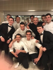 Les élèves avec leur parrain, Philippe Mille.