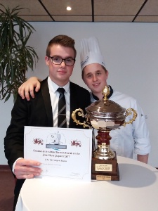 Dylan Freitas Dos Santos et Yannick Fauchet. Les gagnants du concours Jean-Marie Gaquerel 2017 Dylan Freitas Dos Santos et Yannick Fauchet. Les gagnants du concours Jean-Marie Gaquerel 2017