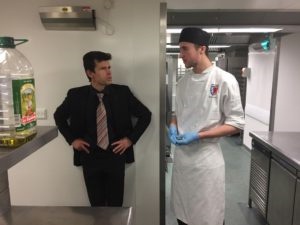 Bertrand Faucheux, ancien élève du lycée a accueilli Mathieu Jolivel.