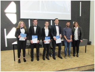 Arielle, Dimitri, Adeline, et Clément, élèves de bac pro cuisine et service en stage à Tolède en Espagne. Arielle, Dimitri, Adeline, et Clément, élèves de bac pro cuisine et service en stage à Tolède en Espagne.
