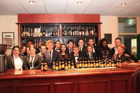 Les CAP et leur professeur.
