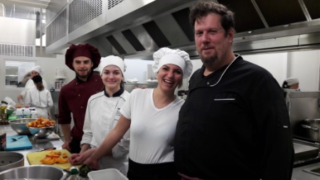 ça s'active en cuisine ! pour le dîner italien du vendredi 20 octobre au soir, en présence de F.Plavet, délégué général Alliance Française en Italie. ça s'active en cuisine ! pour le dîner italien du vendredi 20 octobre au soir, en présence de F.Plavet, délégué général Alliance Française en Italie.