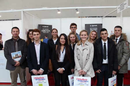 Les BTS Responsable hébergement d'Emilie du Châtelet et Pierre Grand au salon LHR Emploi Les BTS Responsable hébergement d'Emilie du Châtelet et Pierre Grand au salon LHR Emploi
