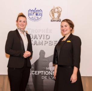 Marie Beneteau du lycée d'Occitanie gagnante du Trophée David Campbell Junior et Agnès Clévy de l'hôtel Baume gagnante du Trophée Campbell
