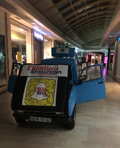 La 4L de l'équipage Bocusien prête pour la grande aventure La 4L de l'équipage Bocusien prête pour la grande aventure