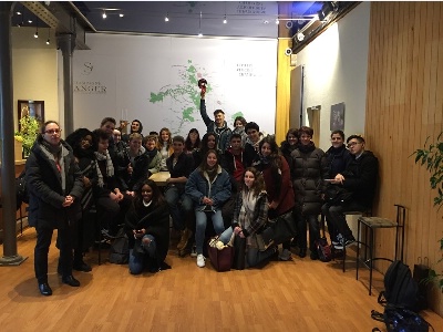 Elèves français et allemands à l'unissons au lycée rené Auffary Elèves français et allemands à l'unissons au lycée rené Auffary