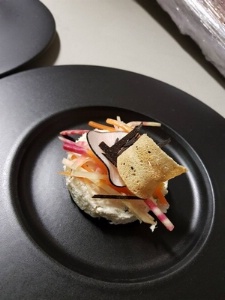 Le conchiglioni, Sandre, suprême de volaille, meringue, une farandole de délices pour les élèves de Charles cros Le conchiglioni, Sandre, suprême de volaille, meringue, une farandole de délices pour les élèves de Charles cros