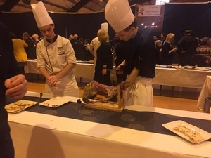 Les élèves du lycée Charles Cros ont préparé un repas gastronomique pour 200 convives Les élèves du lycée Charles Cros ont préparé un repas gastronomique pour 200 convives