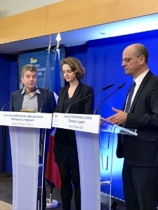 Régis Marcon, Céline Calvez et Jean-Michel Blanquer hier au 101 rue de Grenelle. Régis Marcon, Céline Calvez et Jean-Michel Blanquer hier au 101 rue de Grenelle.