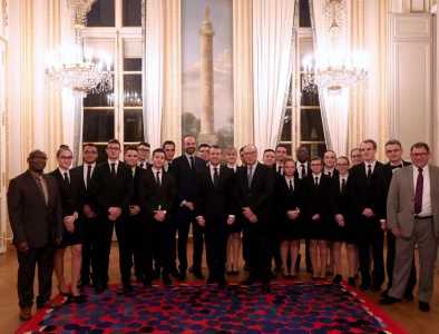 Les étudiants du lycée Saint-Louis de Montargis sous les lambrisde la république Les étudiants du lycée Saint-Louis de Montargis sous les lambrisde la république