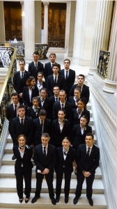 Les apprentis de l'École Hôtelière Médéric dans les escaliers de la Sorbonne Les apprentis de l'École Hôtelière Médéric dans les escaliers de la Sorbonne