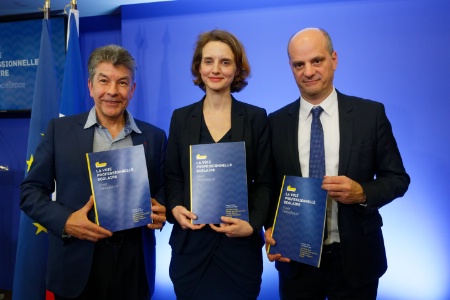De g à d : Régis Marcon, Céline Calvez et le ministre de l'Education Nationale, Jean-Michel Blanquer, le 22 février dernier. De g à d : Régis Marcon, Céline Calvez et le ministre de l'Education Nationale, Jean-Michel Blanquer, le 22 février dernier.