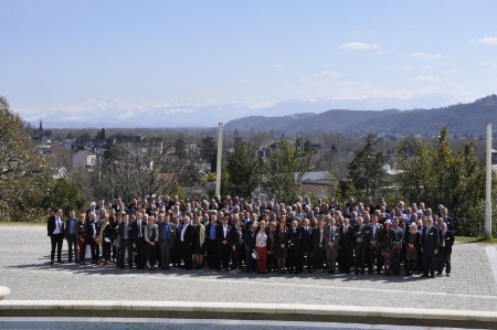 Les congressistes de l'AFLYHT devant les Pyrénées