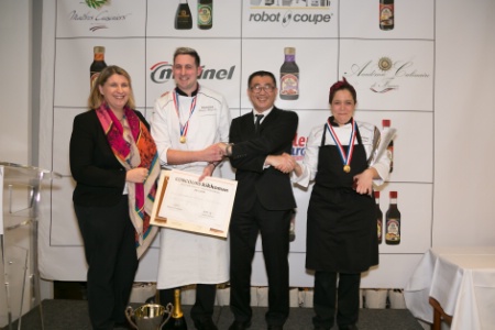 Stéphanie Le Quellec, Clément Mengardon, et Saïda Garrido, concours Kikkoman, Ecole Ferrandi (Paris VIe). Stéphanie Le Quellec, Clément Mengardon, et Saïda Garrido, concours Kikkoman, Ecole Ferrandi (Paris VIe).