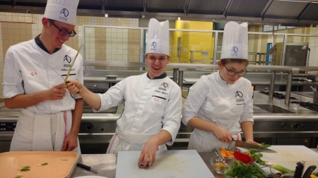Le concours esprit Top chef des 1STHR du lycée Alexandre Dumas Le concours esprit Top chef des 1STHR du lycée Alexandre Dumas