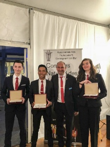 Les laureats avec Henri Di Nola, MOF Barman 2015 et président de l'Abep.
