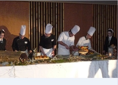 Les brigades de cuisine préparent le menu 'Conte de Fée' Les brigades de cuisine préparent le menu 'Conte de Fée'
