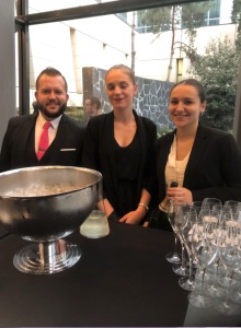 Thomas Aussant Geru et deux étudiantes de l'EPMT