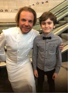 Nicolas Sale et le petit Paul, ambassadeur de la cause des enfants