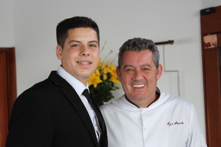 Baptiste Serrano et son chef Rui Paula (restaurant 1 étoile Michelin Casa de Cha da Boa Nova) Baptiste Serrano et son chef Rui Paula (restaurant 1 étoile Michelin Casa de Cha da Boa Nova)