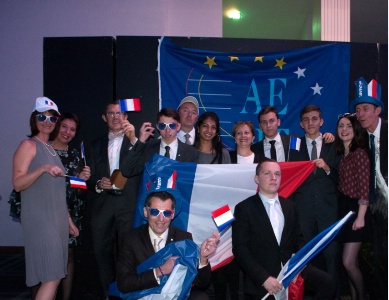 Didier Leder 3ème en partant de la gauche portant bien haut les couleurs de la France Didier Leder 3ème en partant de la gauche portant bien haut les couleurs de la France