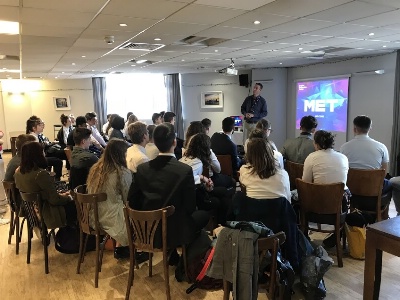 Présentation des élèves à la MET - présentation de l'enseignement culinaire britanique Présentation des élèves à la MET - présentation de l'enseignement culinaire britanique