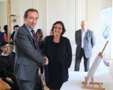 Signature la charte d'engagement du Collège Culinaire de France, pour une saisonnalité de qualité