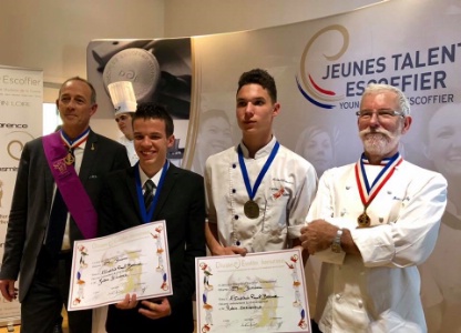 Julien Lacombe pour le service et Julien Billard pour la cuisine