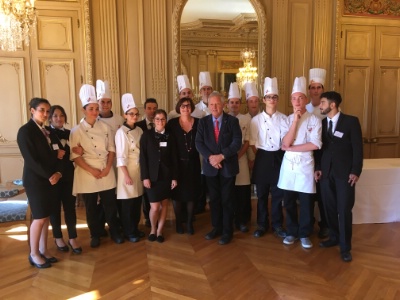 Les élèves du lycée Saint-Exupery ont assuré la cuisine et le service lors du gala des sapeurs-pompiers Les élèves du lycée Saint-Exupery ont assuré la cuisine et le service lors du gala des sapeurs-pompiers