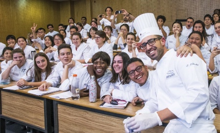 Les deux écoles ont conçu un programme unique de spécialisation qui permettra aux diplômés de Bishulim de poursuivre leurs études en France au sein de Ducasse Education.