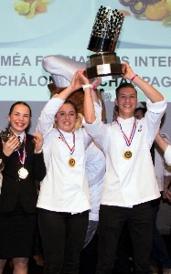 Vainqueur du Trophée ALMEA Formations Interpro 51 à Châlons-en-Champagne : Bénédicte Garnier, Dylan Follet, Florianne Stocker
