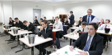 MC Sommellerie du lycée et quelques jeunes professionnels de la région. MC Sommellerie du lycée et quelques jeunes professionnels de la région.