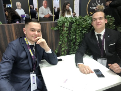 Lauris et Julien 1ère année apprentissage au CFA Rabelais de Dardilly sur le stand Enodis Lauris et Julien 1ère année apprentissage au CFA Rabelais de Dardilly sur le stand Enodis