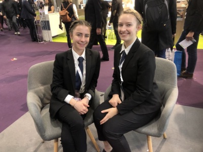 Clémence et Eva BTS MHR du lycée Rabelais de Dardilly emues de leurs visites Clémence et Eva BTS MHR du lycée Rabelais de Dardilly emues de leurs visites