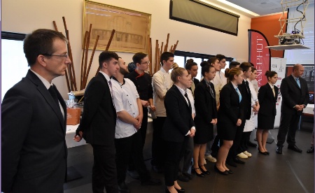 Les candidats du concopurs de l'Anephot, à gauche eric de Ravinel Les candidats du concopurs de l'Anephot, à gauche eric de Ravinel