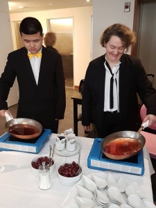 Préparation des cerises flambées