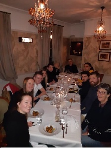 Groupe d'apprentis du CFA de Ploufragan au restaurant 'WorldService' Groupe d'apprentis du CFA de Ploufragan au restaurant 'WorldService'