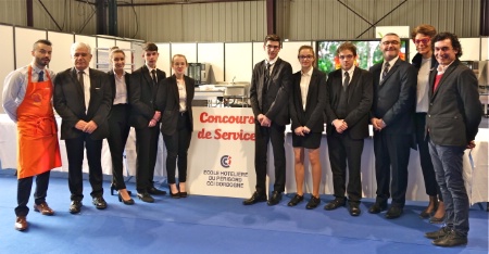 De gauche à droite : Nicolas Habonneau, Gilles Brun, Sarah Le Guen, (1re), Maximilien Présent-Busy, Lise Nivard, Alexandre Teurlay (2e), Clara Nuves, Arthur Guyonnet (3e), Yves Clément, Florence Maulin, Jullian Bernard. De gauche à droite : Nicolas Habonneau, Gilles Brun, Sarah Le Guen, (1re), Maximilien Présent-Busy, Lise Nivard, Alexandre Teurlay (2e), Clara Nuves, Arthur Guyonnet (3e), Yves Clément, Florence Maulin, Jullian Bernard.